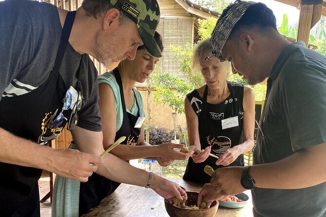 authentic Balinese organic cooking class in Ubud - The Experience and What Travelers Say