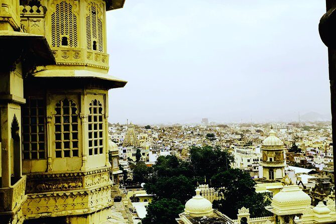 Authentic Experience-City palace and Folk dance - Discovering Miniature Art with Dev Laxmi Art