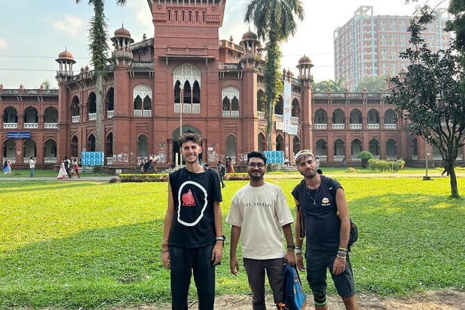 Authentic Old Dhaka Day Tour with Shipyard Visit - Mughal Heritage and Architectural Marvels