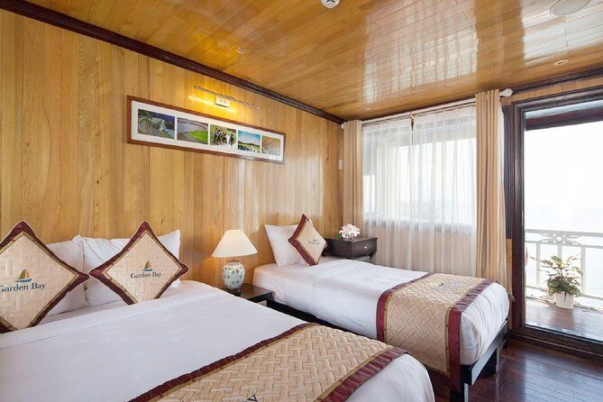 Bai Tu Long boutique & budget cruise 2D: Kayaking, swimming at pristine palaces - What Makes This Tour Stand Out?