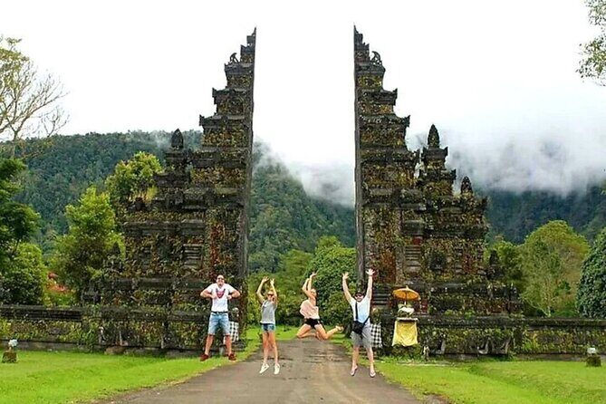 Bali Private Tour: Ulun danu Temple, Iconic Handara Gate & Tanah lot sunset. - The Authentic Touch: Insights from Travelers