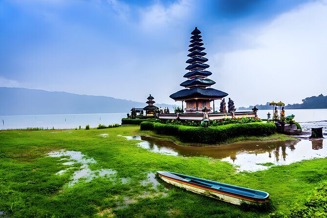 Bali Tour: Lake, Iconic Gate, Temple, Hot Spring and Rice Terrace - Authentic, Well-Rounded Experience
