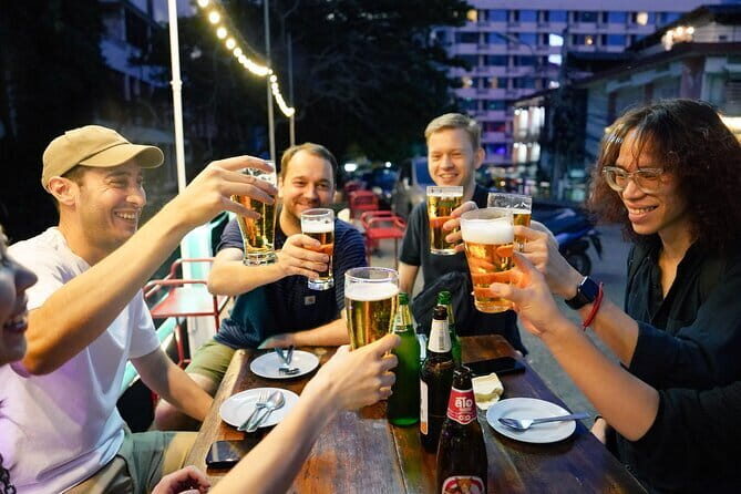 Bangkok Bar Hopping Night Tour in Siam - Transportation, Timing, and Group Experience
