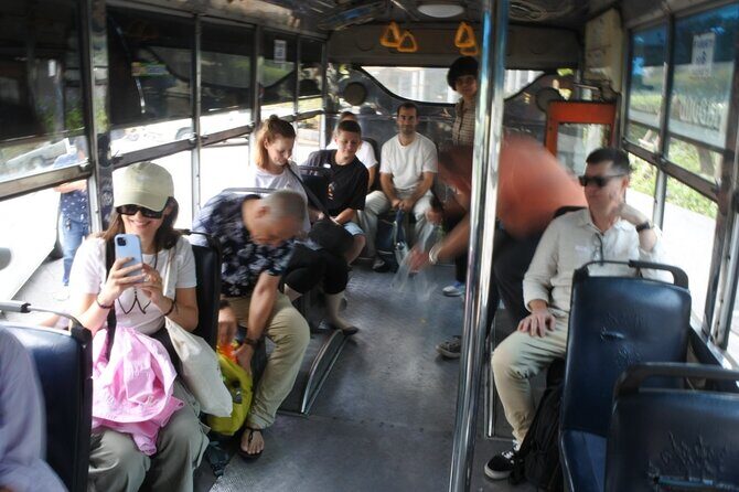 Bangkok: City Highlights Temple and Market Walking Tour - Walking to Wat Phra Chetuphon (Reclining Buddha)
