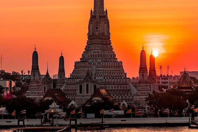 Bangkok : Sunset Food tour by Tuk Tuk boat with big Buddha view - The Sum Up