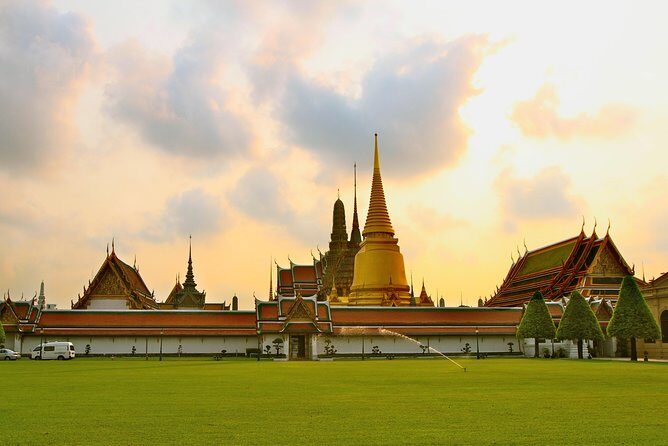 Bangkoks Royal Realms of the Chakri Dynasty - Grand Palace - FAQ