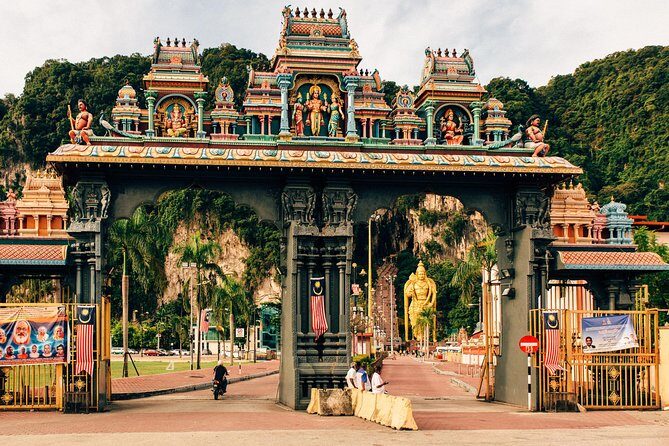 Batu Caves Private Tour with Pick-up from Kuala Lumpur - Detailed Breakdown of the Experience