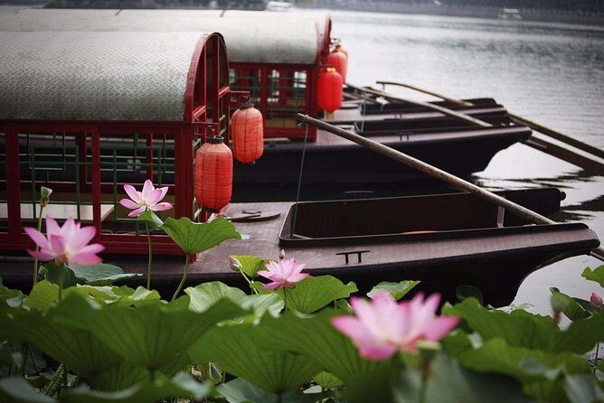 Beijing Hutong Night Tour with Yunnan Style Dinner and Chartered Boat Ride at Houhai Lake - Final Thoughts on the Value