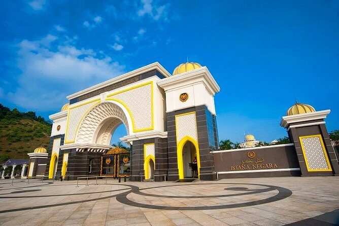 Best of Kuala Lumpur City Tour Including National Museum and National Monument - Insights from Tour Reviews