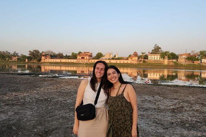 Best Taj Mahal Tour From Delhi - Lunch with a View: The Rooftop Experience
