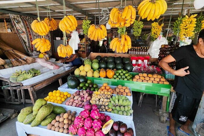 Bites and Sights: Tagaytay Food and Nature Excursion from Manila - Exploring the Tagaytay City Fruit Market