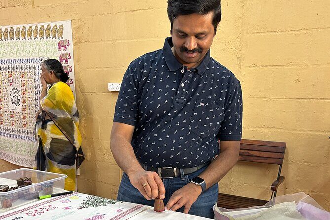 Block/ Eco Printing Workshop - 90 Minutes - A Closer Look at the Experience