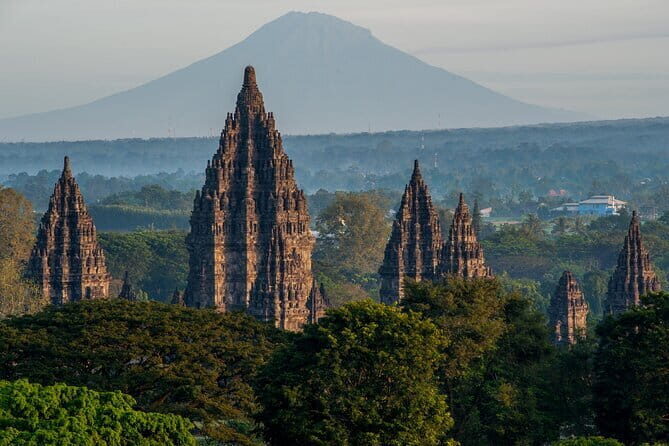 Borobudur (Climb Up), Sultan Palace - Tamansari, Prambanan Tour - What Travelers Say