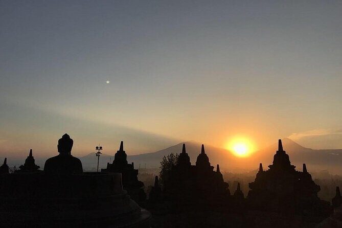 Borobudur Sunrise from Setumbu Hill and Great temples tour - The Review in Perspective