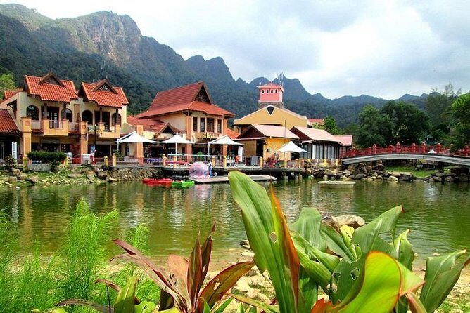 Cable Car and Oriental Village from Langkawi - The Oriental Village: A Vibrant Shopping and Cultural Hub