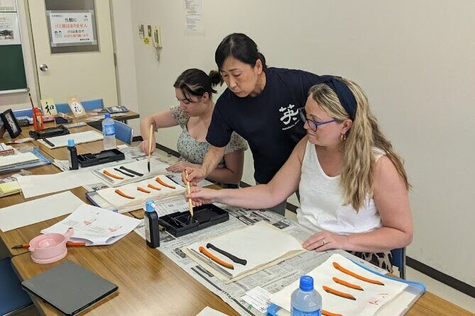 Calligraphy class, Give the gift of professional work. Ginza area - Exploring the Detailed Itinerary and Experience