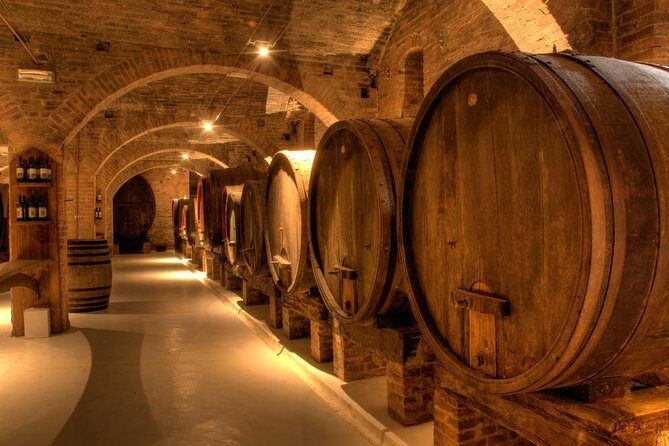 Chianti, SuperTuscan & San Gimignano - 2 wineries and light lunch - The Guides and Personal Touch
