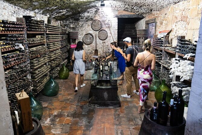 Chianti Wine Tour with 3 Wineries, Food Pairings and Tuscan Lunch - Detailed Breakdown of the Experience