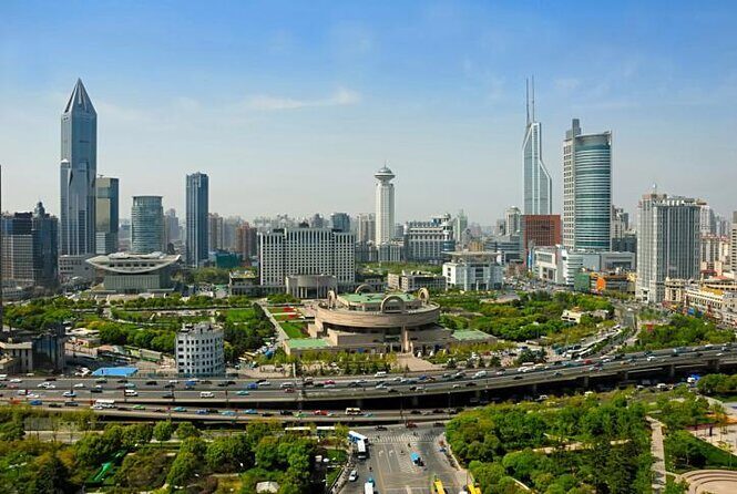 China Acrobatics Show and Shanghai Evening Tour - Who Should Consider This Tour?