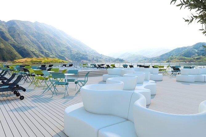 Chongqing to Yichang: 3-Night Luxury CENTURY GLORY Yangtze River Cruise Tour - What Makes This Cruise Stand Out?