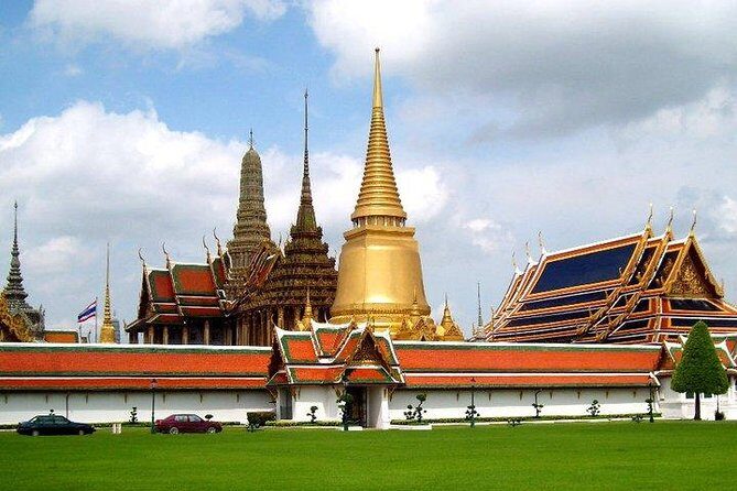 Damnern Saduak Floating Market, Grand Palace and Wat Phra Keo Tour from Bangkok - Authentic Thai Cuisine & Cultural Insights