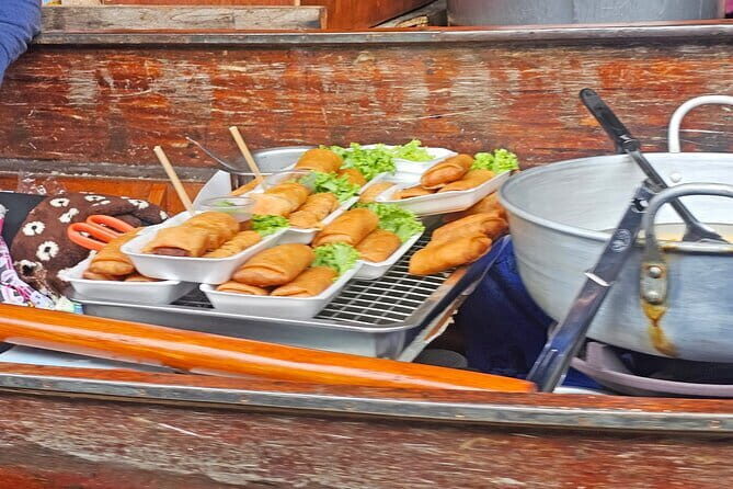 Damnoen Saduak Famous Floating Market and Mea Klong Railway Tour - From Bangkok to Samut Songkhram