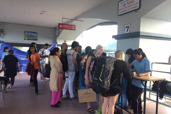 Day Tour from Phuket to 4 Islands in Krabi by Ferry & Speedboat - Who Should Book This Tour?