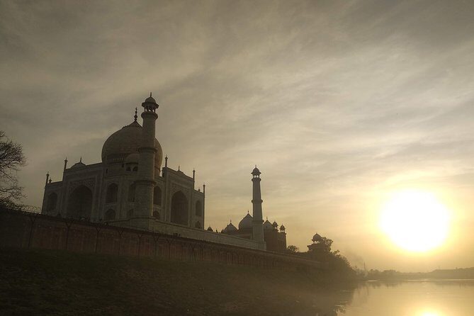Day Tour Taj Mahal & Agra Fort by Private Car From Delhi - The Value of Going Private
