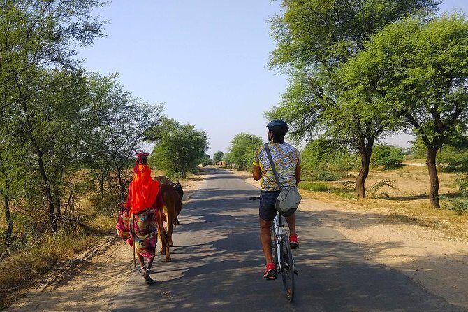 Delhi- Agra Long Distance Bicycle Trip - The Guides and Their Impact