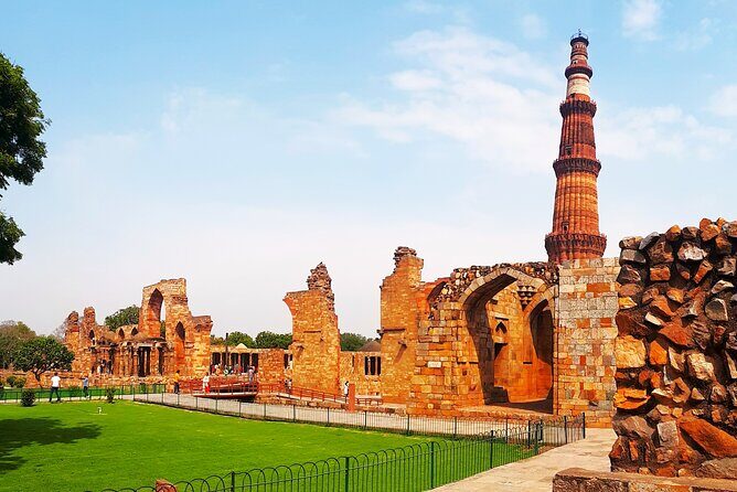 Delhi Local tour with Taj Mahal, 2 Days Tour (All inclusive) - Day 2: The Magnificence of Agra