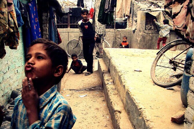 Delhi Slum Tour with hotel pickup and drop - FAQs