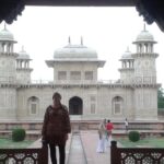 Delhi to Agra and Taj Mahal Private Day Trip by Express Train with Lunch - The Pros and Cons