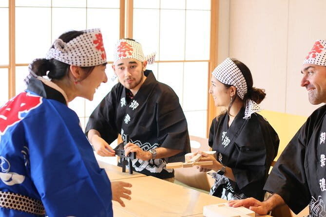 Easy for everyone! Now you can play handmade mini shamisen and show off to everyone! Musical instruments, sweets and live music - Who Is This Tour Perfect For?