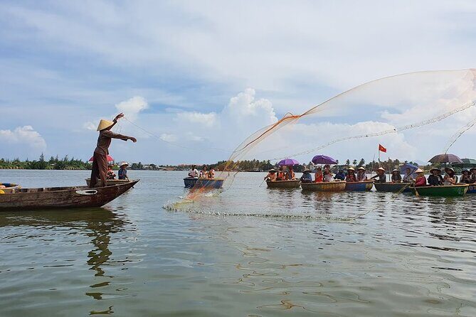 Eco Basket Boat By Bicycle and Vietnamese Set Menu - Why the Small Group Matters