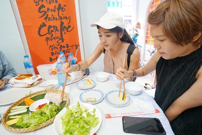 Evening Walking Food Tour, folk game and lantern boat - FAQ