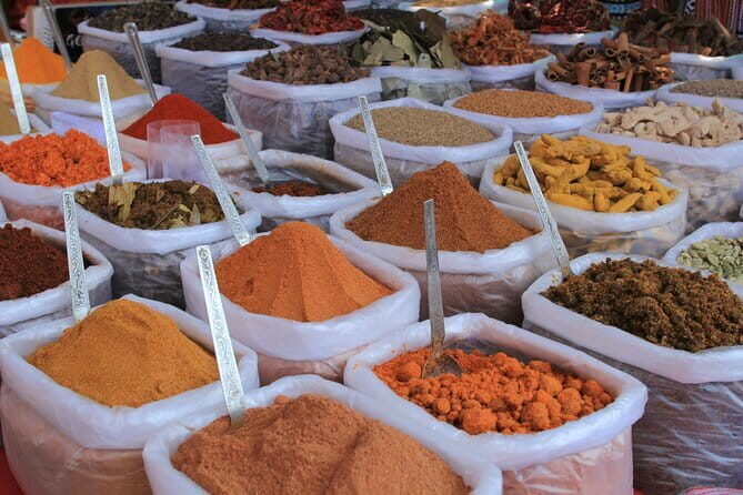 Exclusive Full-Day Guided Tour of Old and New Delhi - The Value of This Tour