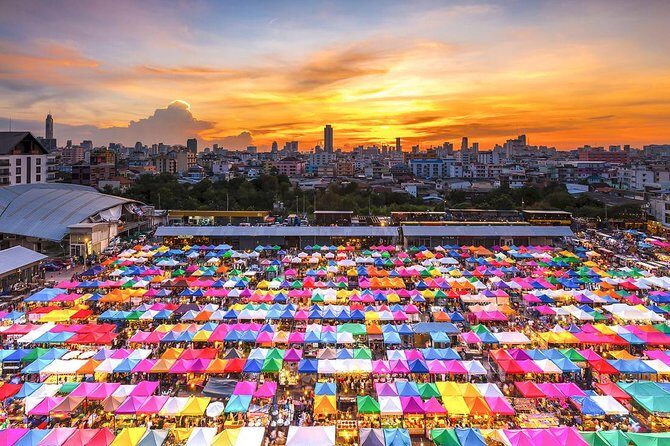 Experience Bangkok at Night with Streetfood Dinner & Foot Massage - Analyzing the Value