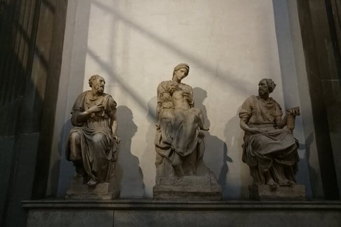 Florence: 1.5 hour Medici Chapels monolingual small-group guided tour - The Sum Up