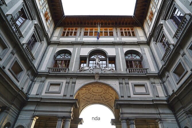 Florence Highlights Self guided scavenger hunt and Walking Tour - A Closer Look at the Experience