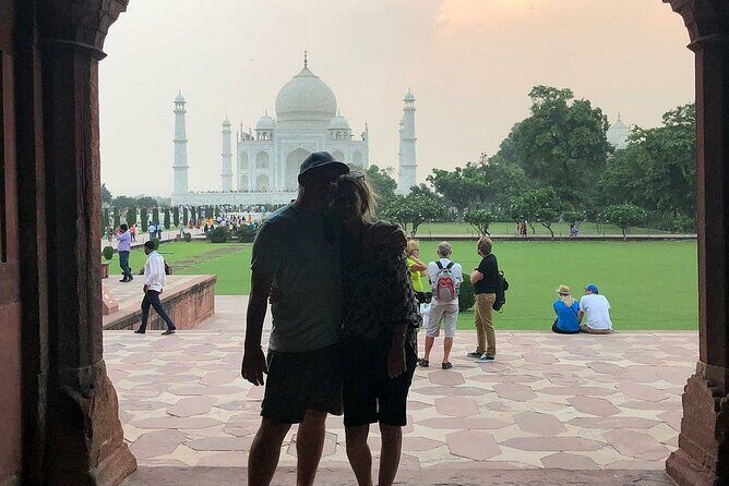 From Jaipur: Same Day Guided Taj Mahal, Agra Fort & Fatehpur Sikri Private Tour - What Makes This Tour Stand Out?