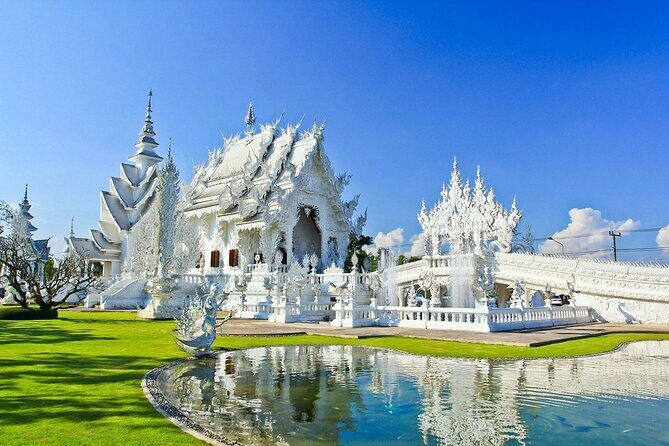 Full Day Tour White Temple Black House and Blue Temple with Lunch - Transportation and Comfort