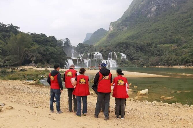 Ha Giang Loop - 6 Days Ride in Ban Gioc Waterfall and Ba Be Lake - Day 2: Ma Pi Leng & Nho Que River