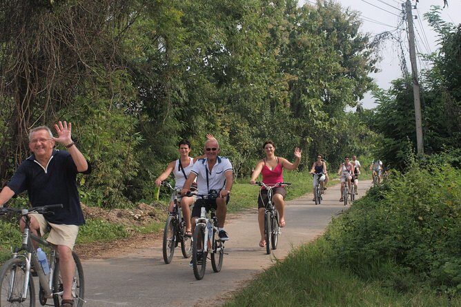 Half-Day Lanna Countryside Cycling Tour in Chiang Mai - Transportation, Timing, and Group Dynamics