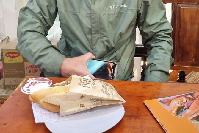 Half-day Private Street Food Tour in Hoi An - Savoring Iconic Banh Mi and Cao Lau