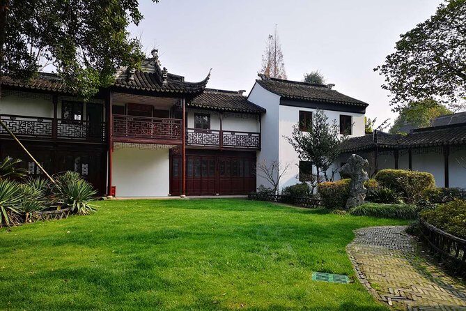 Half-Day Private Zhujiajiao Water Town Tour with Boat Ride from Shanghai - A Detailed Look at the Zhujiajiao Water Town Experience