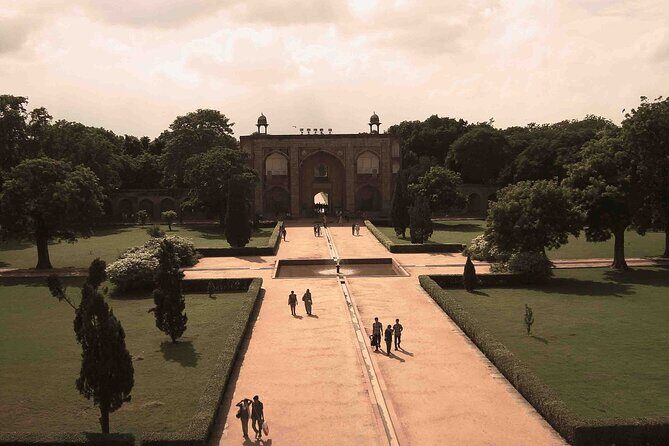 Half-Day Tour Of Qutb Minar, Humayun Tomb and Agrasen Ki Baoli - What You Can Expect from Your Guide