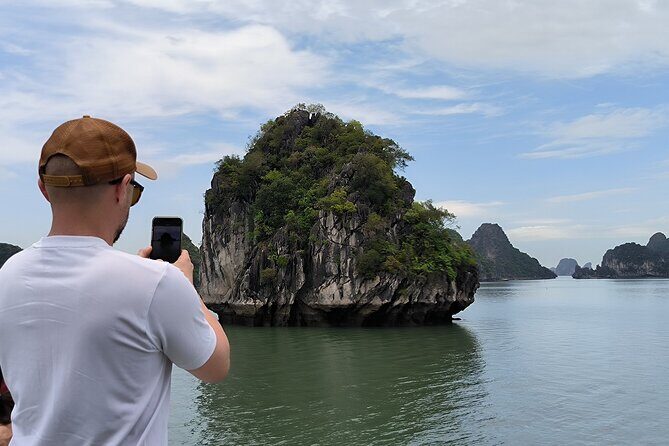 Halong & Bai Tu Long Luxury Day Tour - Fishing village & Kayak - Points to Consider