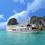 Halong bay deluxe cruise 2 days/ 1 nights: full meals, Kayaking & Swimming - Experience Quality & Value