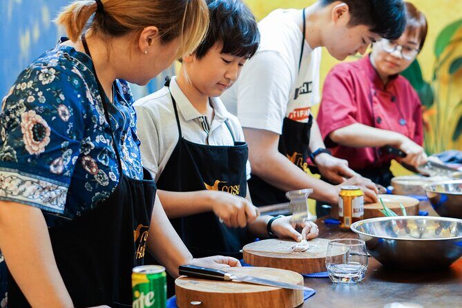 Hanoi Cooking Class: Local Market Tour & Free Local Wine Tasting - The Experience from the Reviews