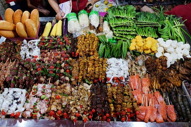 Hanoi Local Food Walking Private Tour - Walking Through Hanoi’s Old Quarter